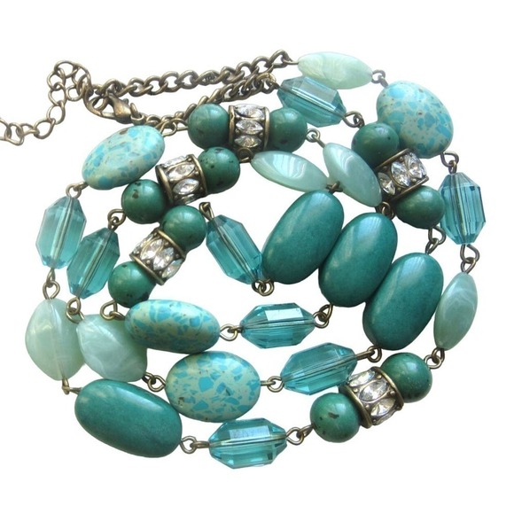Vintage Jewelry - Turquoise colored and Lucite beaded necklace